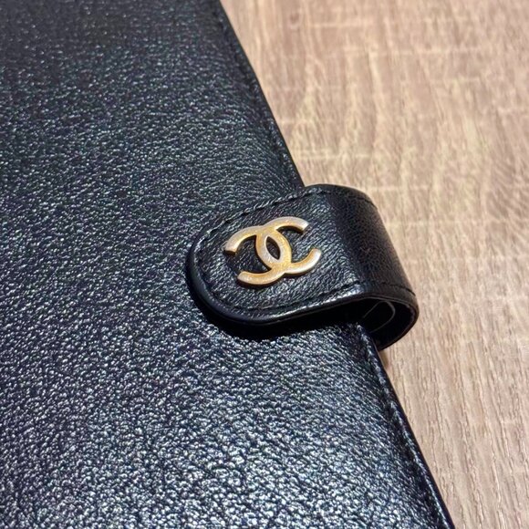 Chanel Classic Logo Clasp Black MM Agenda - Picture 2 of 7